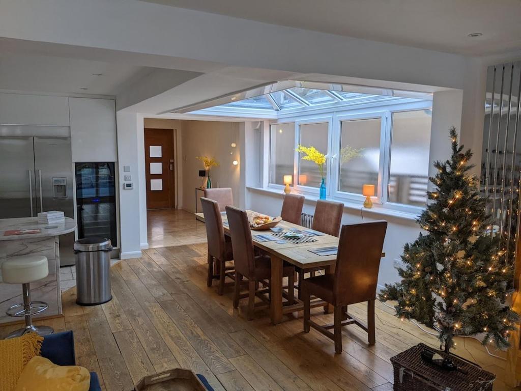 River House With Heated Pool June To Sep & Garden Twickenham Dış mekan fotoğraf